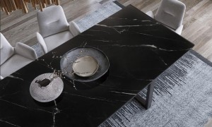 Batu Kuarza Calacatta Marquina